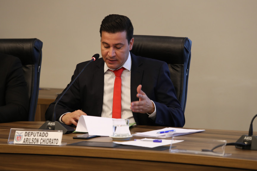 Deputado Arilson Chiorato (PT) relator do projeto que obriga a divulgação dos cálculos de reajuste, revisão ou alteração tarifária pelas prestadoras de serviço público.