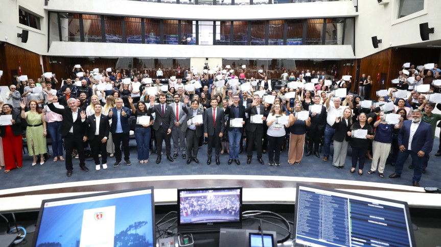 Solenidade ocorreu na manhã desta terça-feira (31), no Plenário da Assembleia.