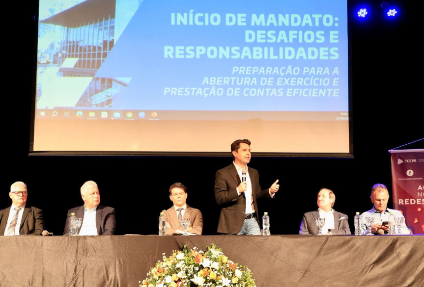 O deputado estadual Alexandre Curi (PSD), presidente da Assembleia Legislativa, foi um dos convidados a falar para os novos gestores de municípios da região.