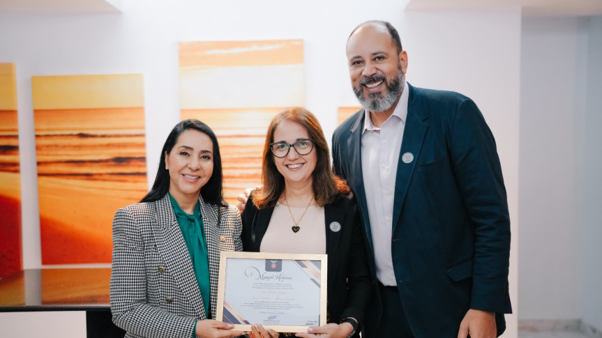 A homenagem foi feita durante o culto realizado pela Bancada Evangélica no Espaço Ecumênico da Assembleia Legislativa do Paraná, nesta terça-feira (09).