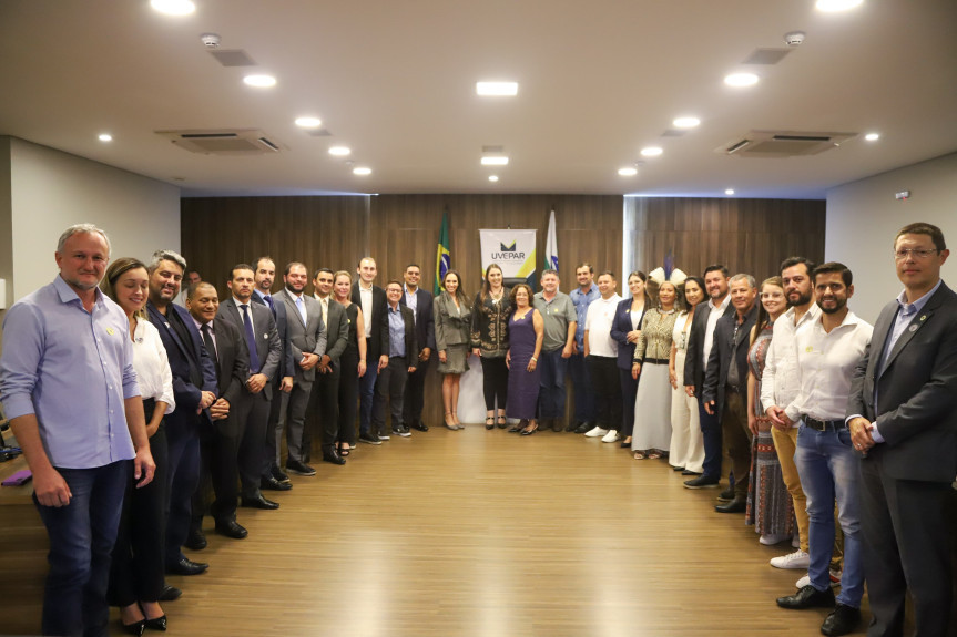 Cerimônia de posse da nova diretoria da Uvepar ocorreu na terça-feira (11).