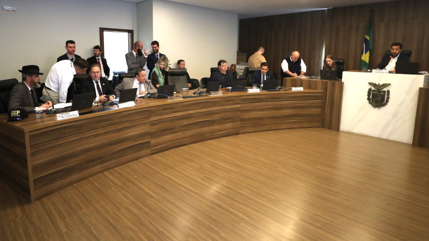 Reunião ocorreu no início da tarde desta terça-feira (11), no Auditório Legislativo.