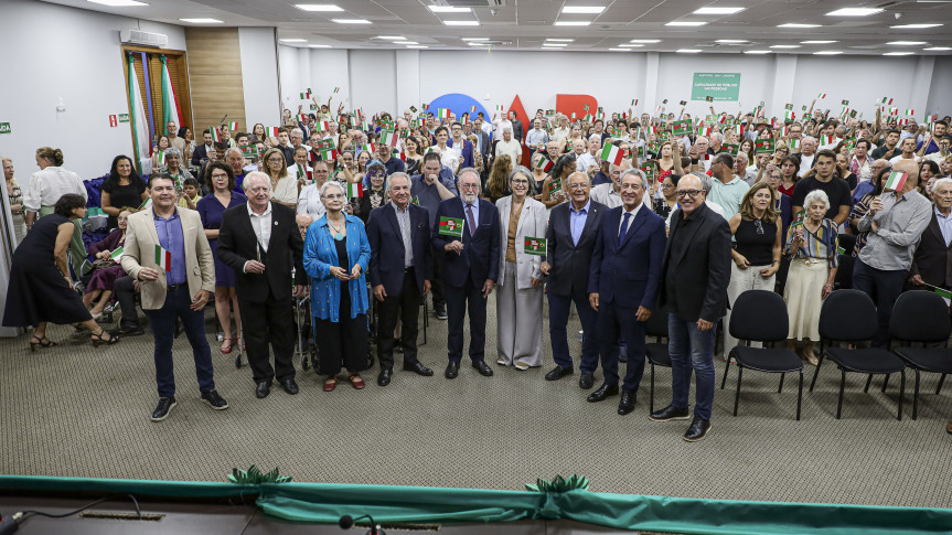 Mais de 500 pessoas participaram da solenidade.