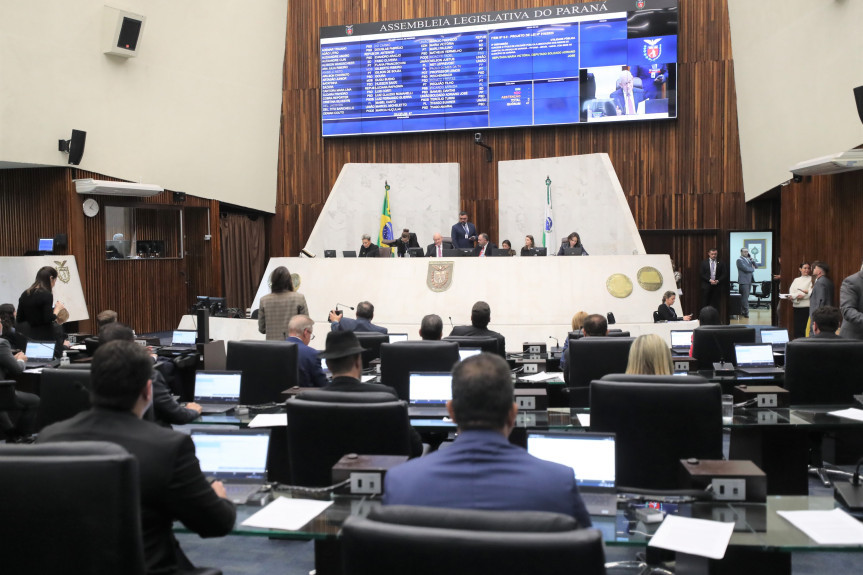Os deputados aprovaram projetos que elevam as batalhas culturais de rima e a cultura pop à categoria de patrimônio cultural imaterial no Paraná.