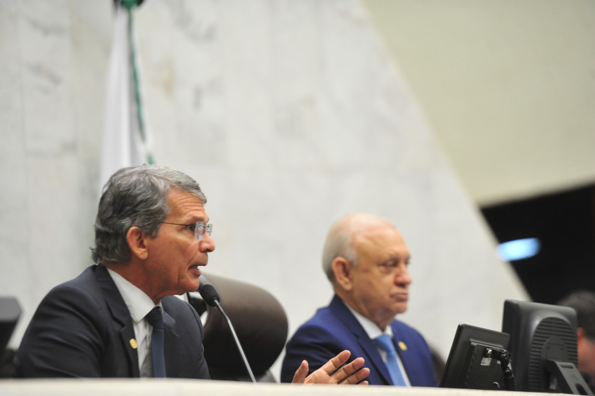 General Joaquim Silva e Luna, diretor-presidente da Itaipu, falou aos deputados sobre os investimentos da empresa no Paraná.