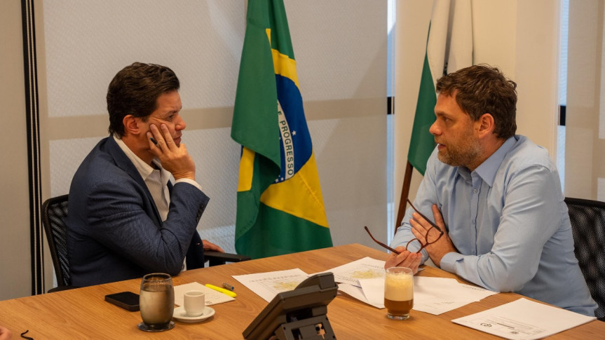 O deputado estadual Goura (PDT) se reuniu, nesta terça-feira (15), com o secretário estadual das Cidades (Secid), Guto Silva.