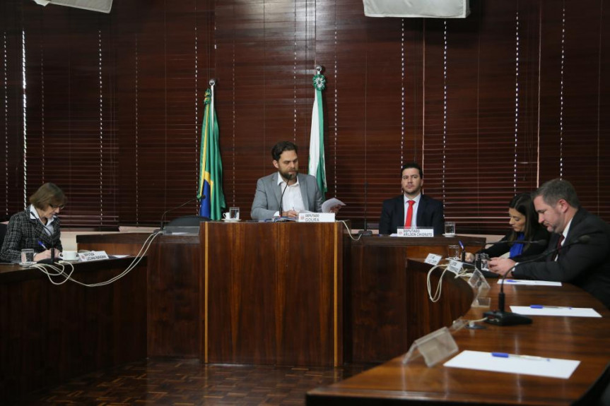 Primeira reunião do grupo abordou contingenciamento, PSS e anteprojeto da Lei Geral das Universidades.