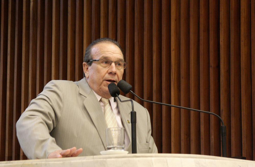 Deputado Jonas Guimarães (PMDB).