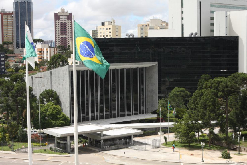 Fachada da Assembleia Legislativa do Paraná.