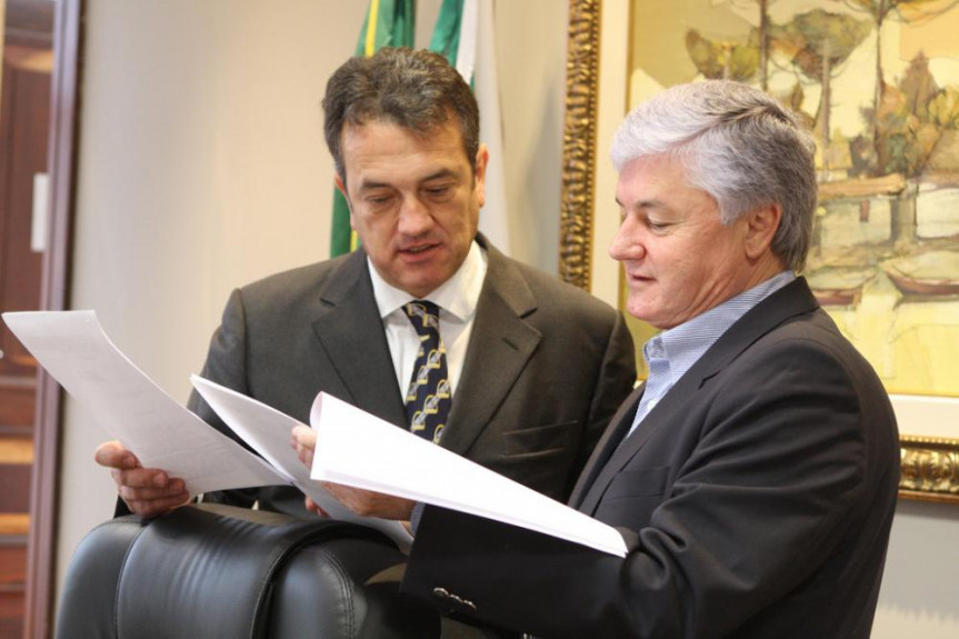 Deputado Plauto Miró (DEM) e presidente da Alep, deputado Rossoni (PSDB).