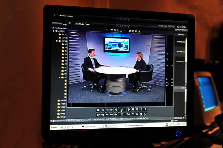 Programa "Escola do Legislativo" com Dylliardi Alessi entrevistando o jurista Édis Milaré.