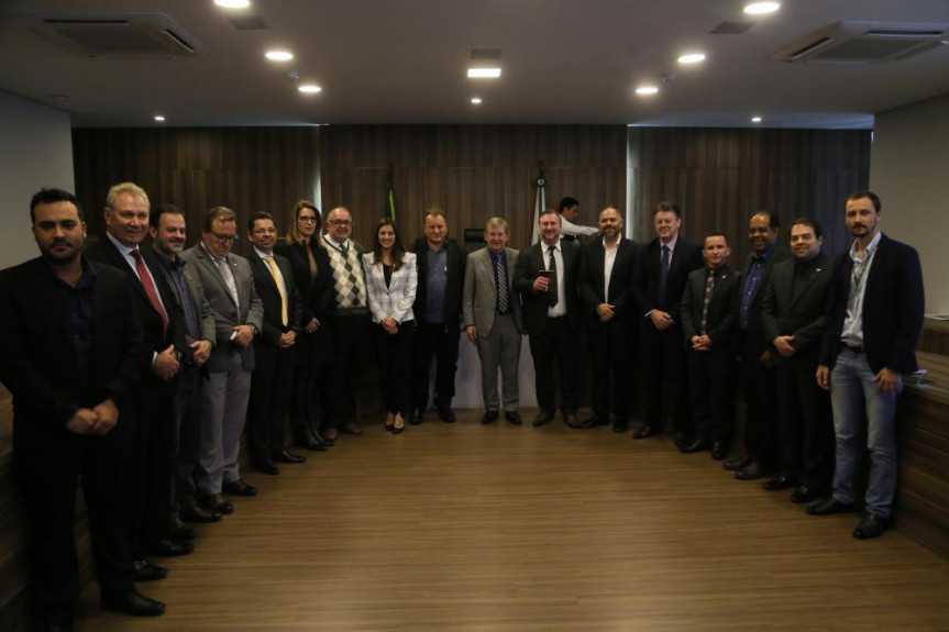 Reunião do Bloco de Incentivo à Erva-Mate reuniu produtores, universidades e poder público em busca do desenvolvimento do setor ervateiro.