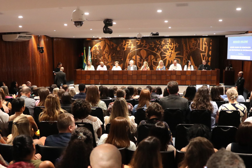 Solenidade lotou o Plenarinho da Casa na manhã desta segunda-feira (13).