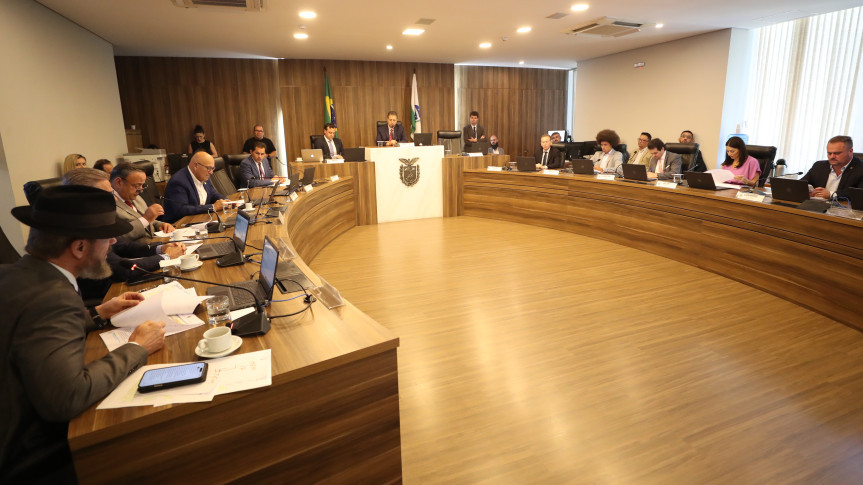 Reunião ocorreu no início da tarde desta terça-feira (17), no Auditório Legislativo.
