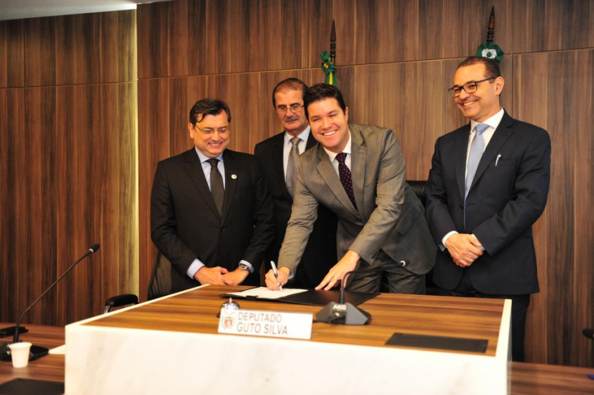 Deputado Guto Silva (PSD) lança oficialmente a Frente Parlamentar de Tecnologia da Informação e Comunicação. "Bancada Digital" - 07/12/2016