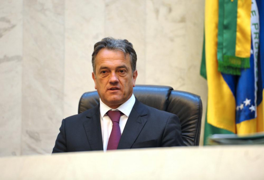 1º secretário da Assembleia Legislativa, deputado Plauto Miró Guimarães (DEM), após a apresentação do balanço das atividades legislativas na última sessão da 17ª Legislatura.