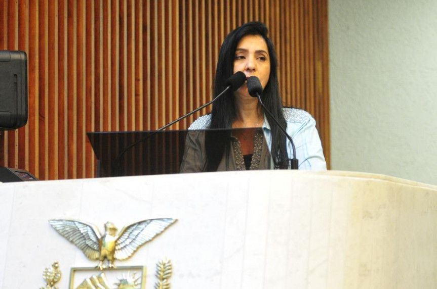 Deputada Cantora Mara Lima (PSC).