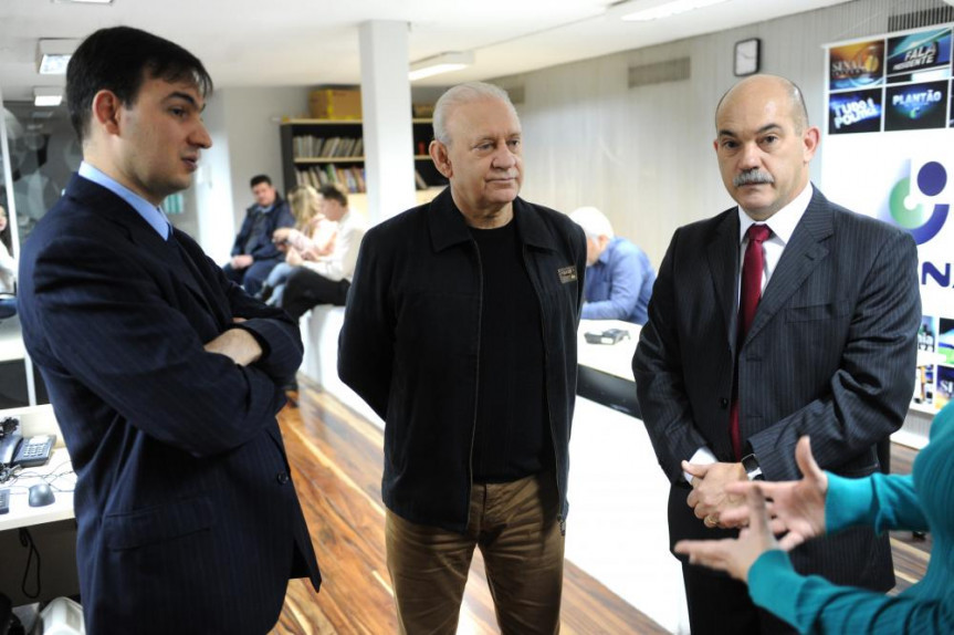 Promotor de Justiça Eduardo Cambi, presidente Traiano, procurador de Justiça Bruno Galati 