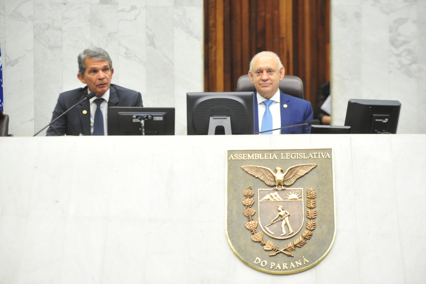 General Joaquim Silva e Luna, diretor-presidente da Itaipu, falou aos deputados sobre os investimentos da empresa no Paraná.