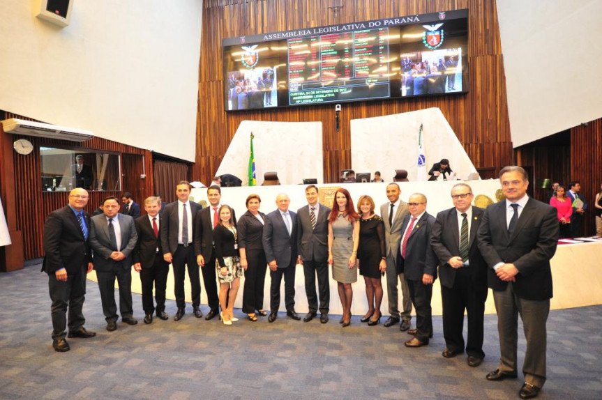 O lançamento do projeto Geração Atitude aconteceu nesta segunda-feira (4), durante a sessão plenária da Alep.