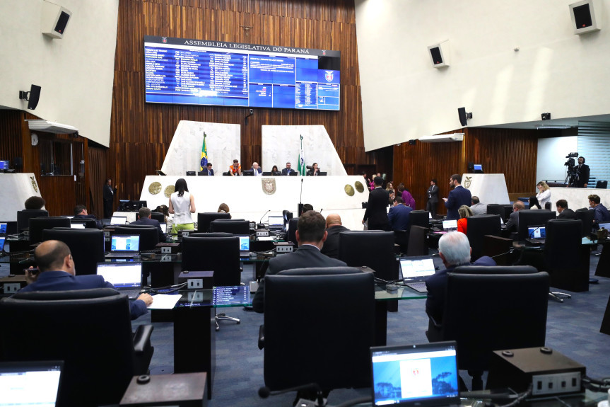 Nesta segunda-feira (2), foram realizadas duas sessões plenárias.