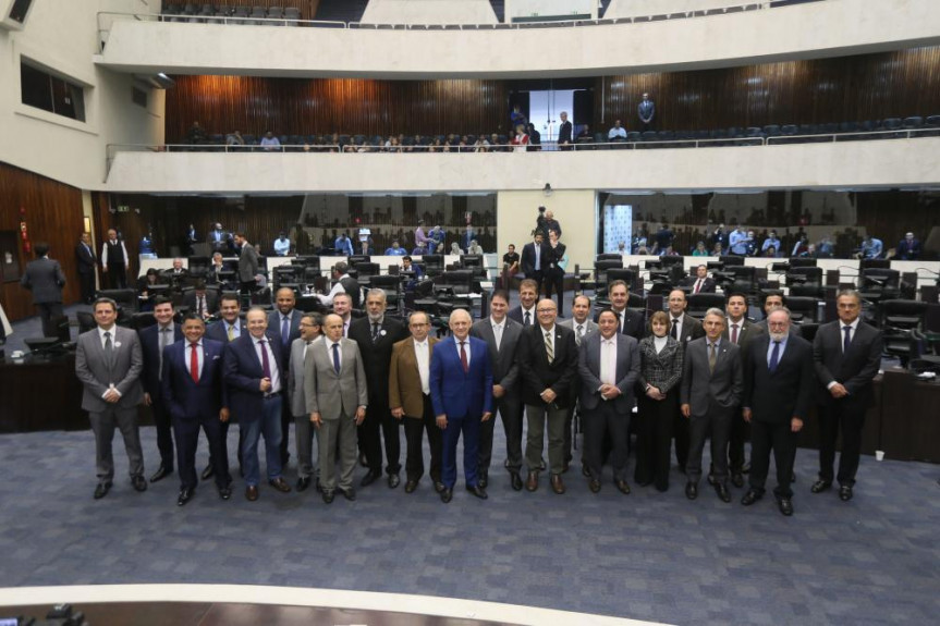 A convite do deputado Romanelli (PSB), o superintendente regional do banco apresentou na Assembleia volume de investimentos sociais feitos no estado.