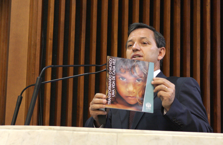 Diretor da ADRA, pastor Paulo Lopes, apresenta balanço das atividades desenvolvidas pela agência.