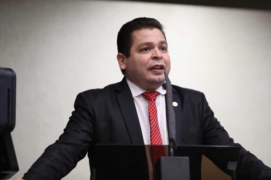 Deputado Gugu Bueno (PL).