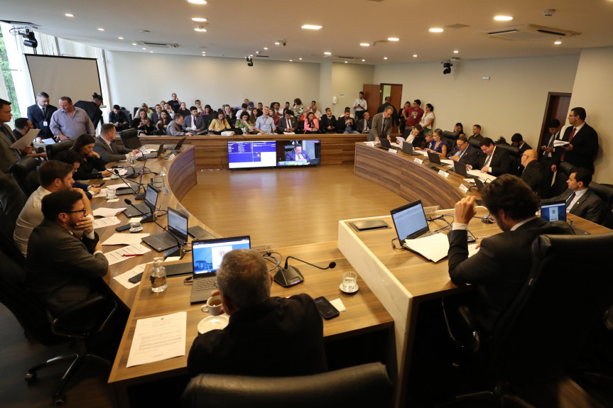 Reunião aconteceu no Auditório Legislativo, na tarde desta terça-feira (5).