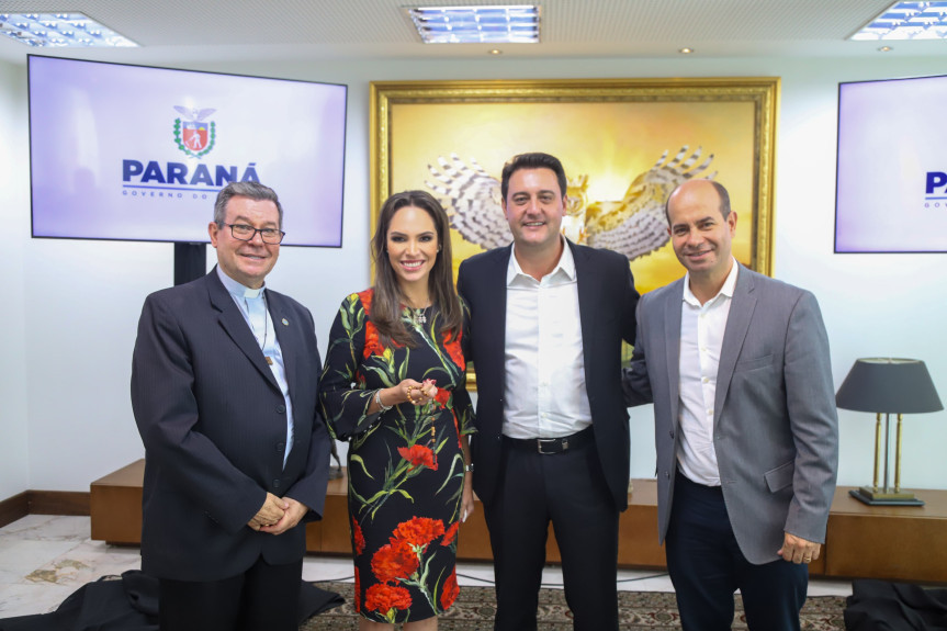 A segunda-secretária, deputada estadual Maria Victoria, e o deputado Evandro Araújo participaram de reunião com o governador Ratinho Júnior e o presidente da Pastoral da Criança, Dom Frei Severino Clasen.