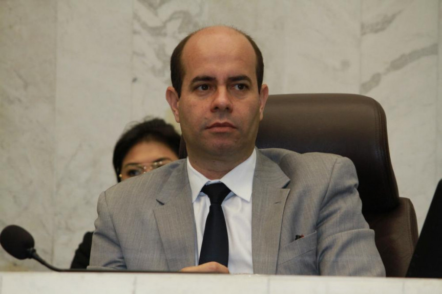 Proposta do deputado Evandro Araújo inclui migrantes, solicitantes de refúgio, refugiados e apátridas no Fundo Estadual de Combate à Pobreza.