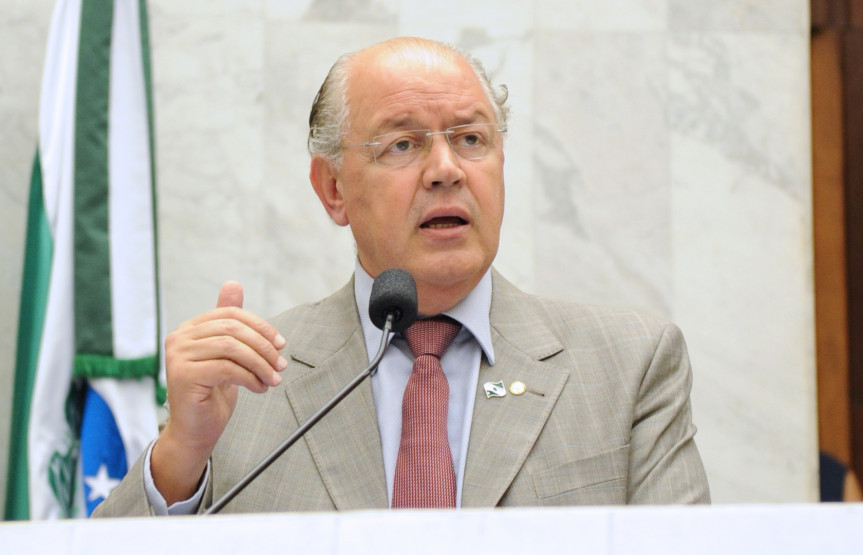 “Nossa preocupação é o equilíbrio das contas públicas”, diz secretário de Estado da Fazenda, Luiz Carlos Hauly, ao apresentar no Plenário um relatório sobre o balanço financeiro do Estado referente ao terceiro quadrimestre de 2011.