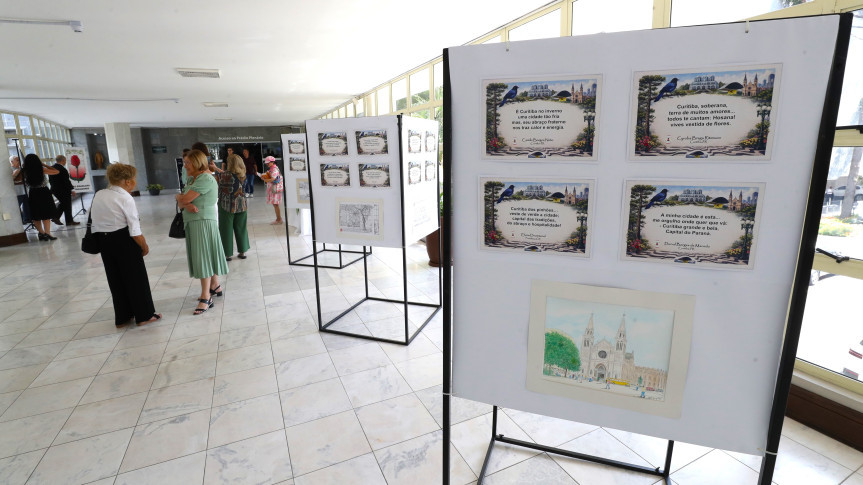 Exposição foi aberta nesta segunda-feira (16), no Espaço Cultural da Casa.