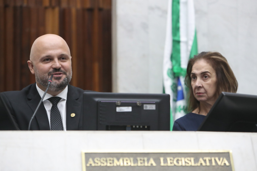 A solenidade foi proposta pelo deputado Thiago Bührer (União).