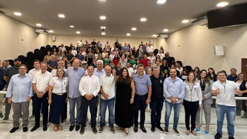 Deputado estadual Moacyr Fadel (PSD) participou do Lançamento do Programa Escola Mais Bonita, em Ibaiti, na sexta-feira (11).