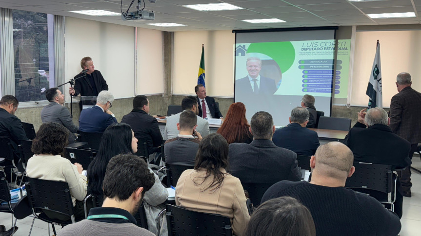 Durante sua apresentação, o deputado afirmou que habitação não é apenas uma demanda social, é um direito previsto em lei.