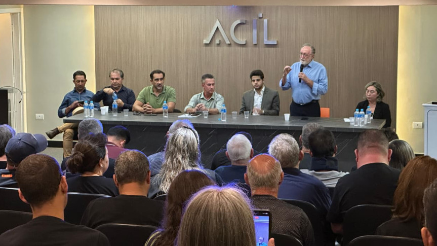 Durante o evento, o parlamentar ressaltou a importância da entidade para fortalecer a luta dos chacareiros pela regularização dos imóveis e pela conquista de mais benefícios às famílias.