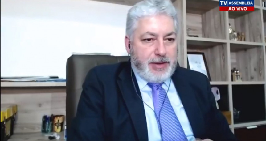 Deputado Douglas Fabrício (CDN) durante audiência pública que debateu as demandas das Polícias no Paraná.