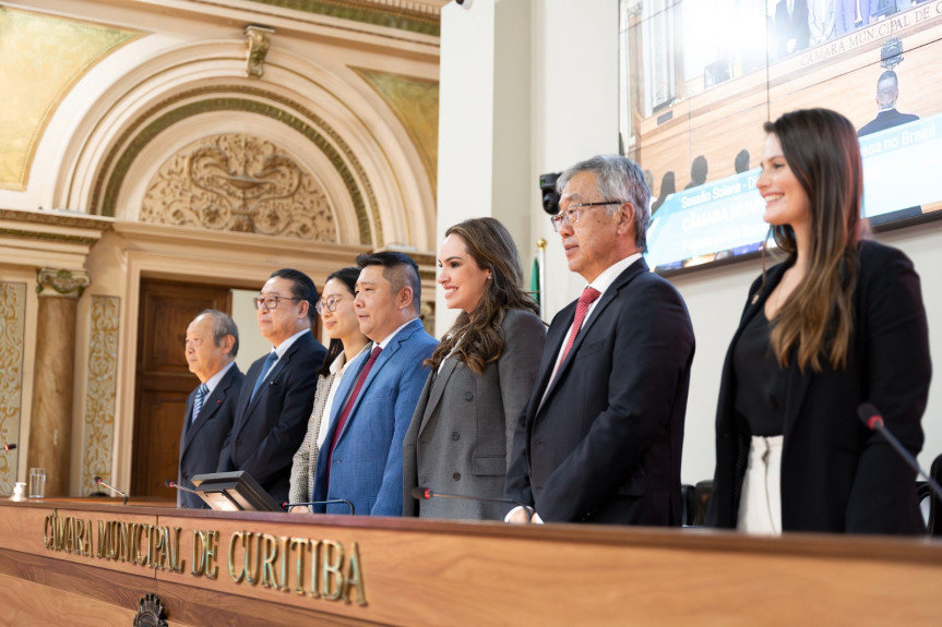 A parlamentar da Sessão Solene em homenagem aos 116 anos da imigração japonesa no Brasil na Câmara Municipal de Curitiba (CMC).