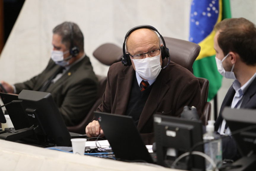 Deputado Luiz Cláudio Romanelli (PSB).