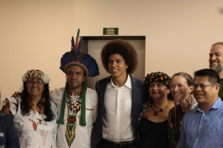 “A luta do povo Xetá é, sobretudo, a luta pela democracia. A verdade é que o Estado brasileiro, e nesse caso o Estado paranaense, cometeu crimes sucessivos contra os povos Xetás”, argumentou o deputado.