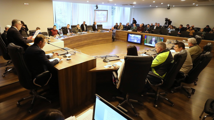 Audiência Pública aconteceu na noite desta terça-feira (12), no Auditório Legislativo.