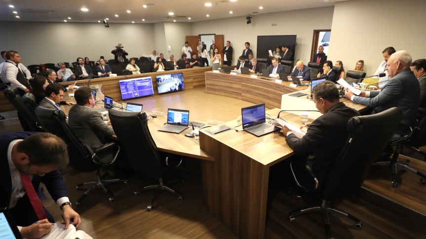 Nesta segunda-feira (8), a CCJ realizou duas reuniões extraordinárias.