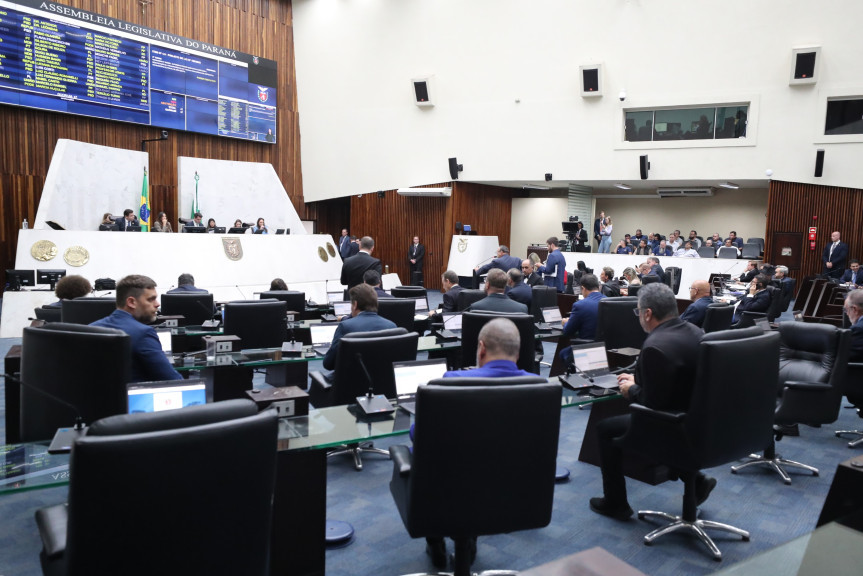 O projeto de lei 621/2024 cria a Semana de Incentivo à Participação da Mulher no Processo Eleitoral.