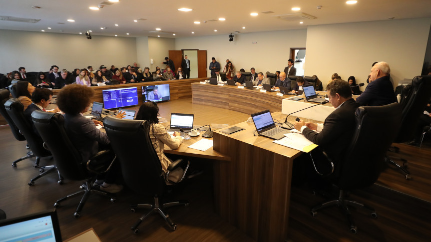 Reunião ocorreu no início da tarde desta terça-feira (21), no Auditório Legislativo.