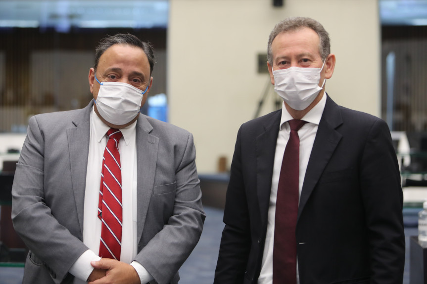 Deputados Hussein Bakri e Professor Lemos, líder do Governo e da Oposição na Assembleia Legislativa do Paraná.