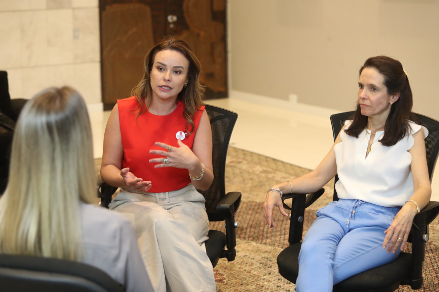 As dentistas Ana Paula Prestes Virmond Traiano e Carolina de Oliveira Azim Schiller falaram à equipe de Comunicação da Casa sobre a campanha.