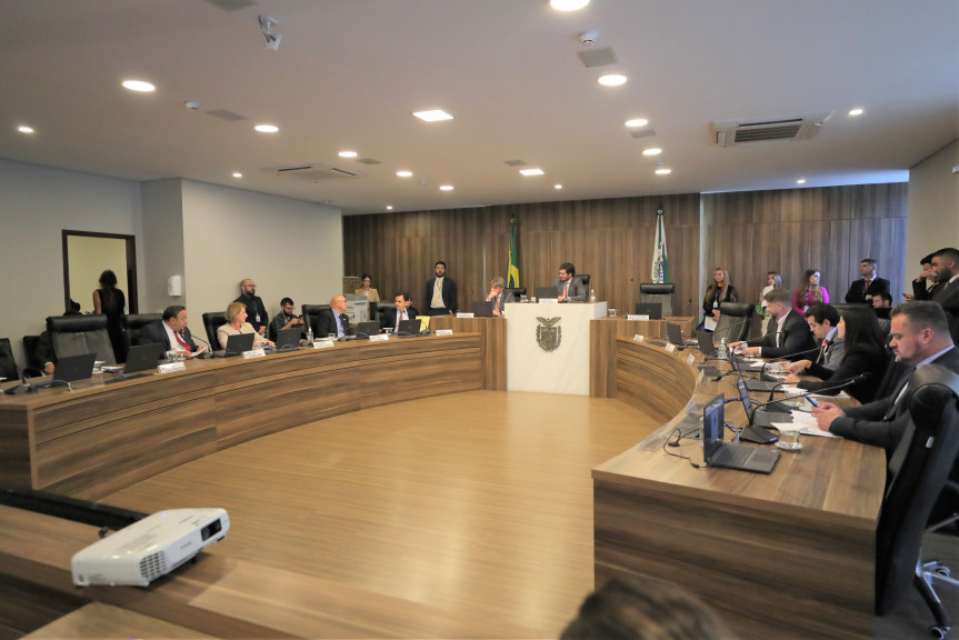 Deputados que compõem a Comissão reuniram-se no início da tarde desta terça-feira (9), no Auditório Legislativo.