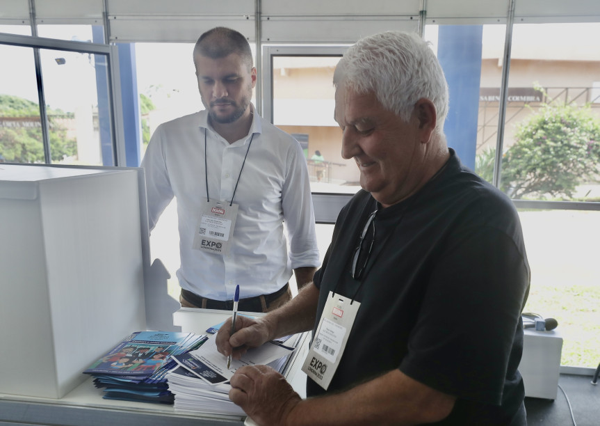 Visitantes preencheram o formulário com sugestões e ideias para a Assemblei