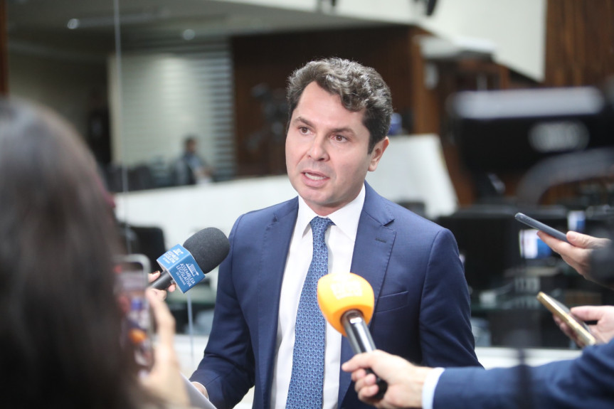 O anúncio foi feito pelo primeiro-secretário da Casa, deputado Alexandre Curi (PSD), antes da sessão plenária desta segunda-feira (4).